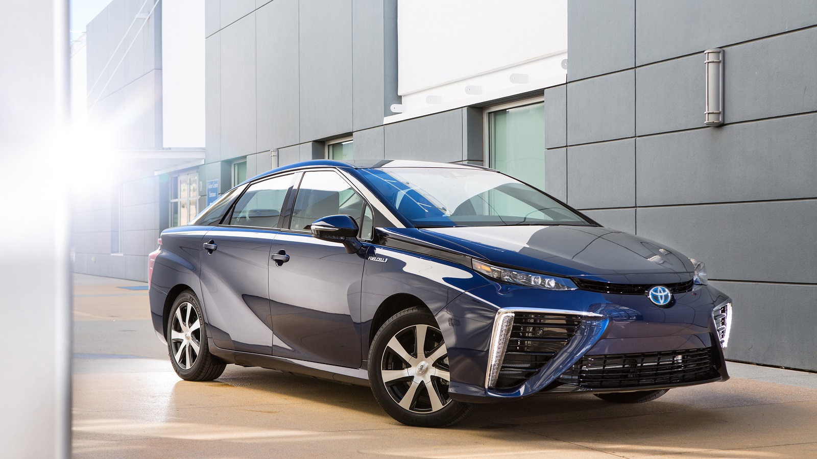 Toyota Mirai Front Blaa 1600X900
