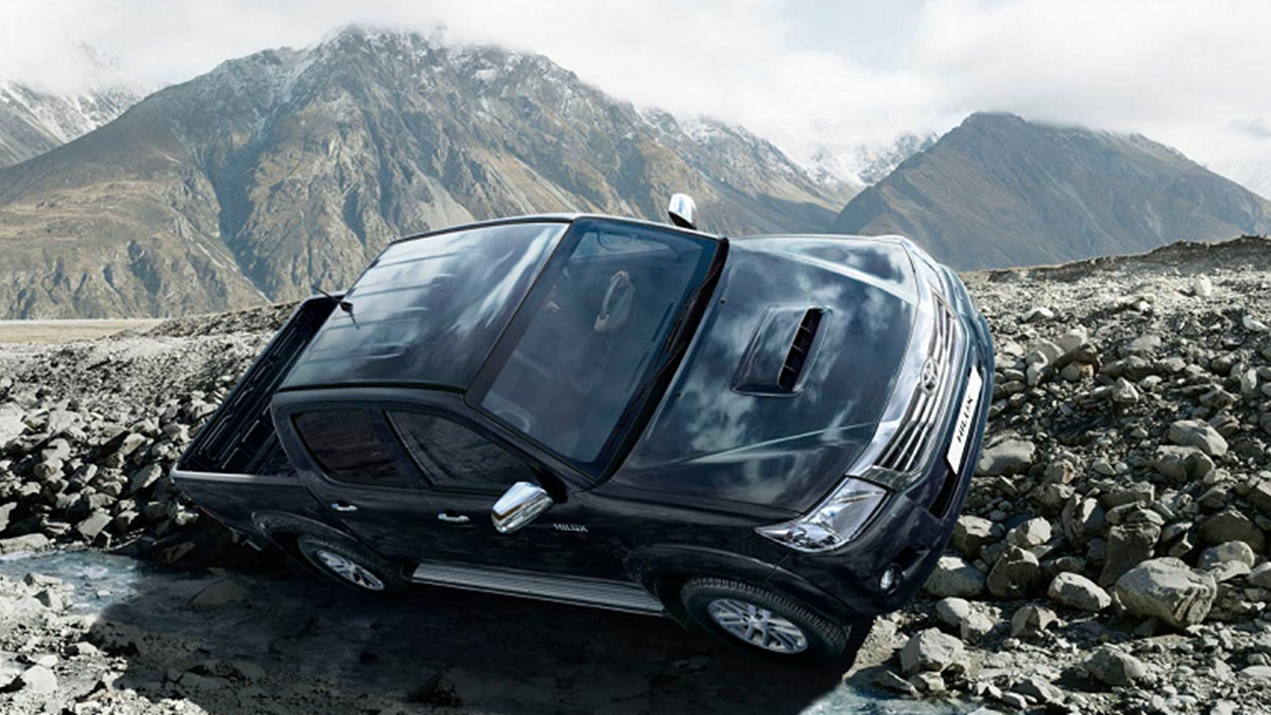 Toyota Hilux 2011 Side Sort Terraen 848X430