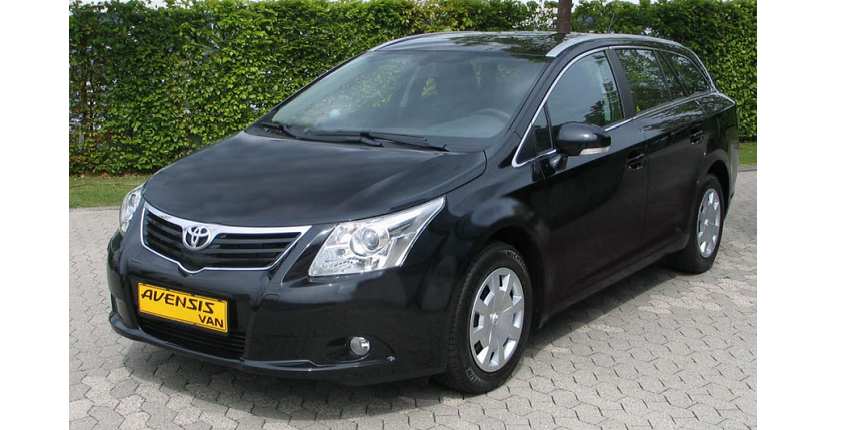 Toyota Avensis Van 2008 Sort Front 848X430