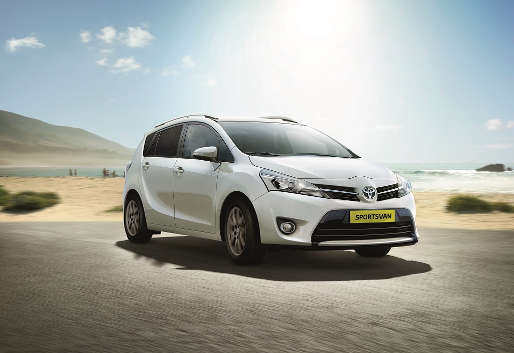 Toyota Sportsvan Front Hvid Natur
