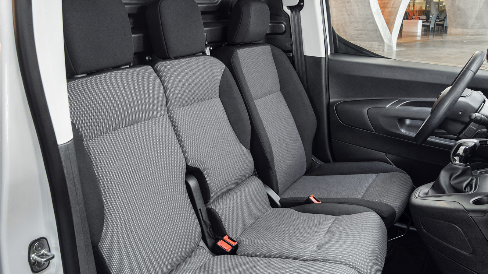 Toyota Proace City Saeder 1600X900