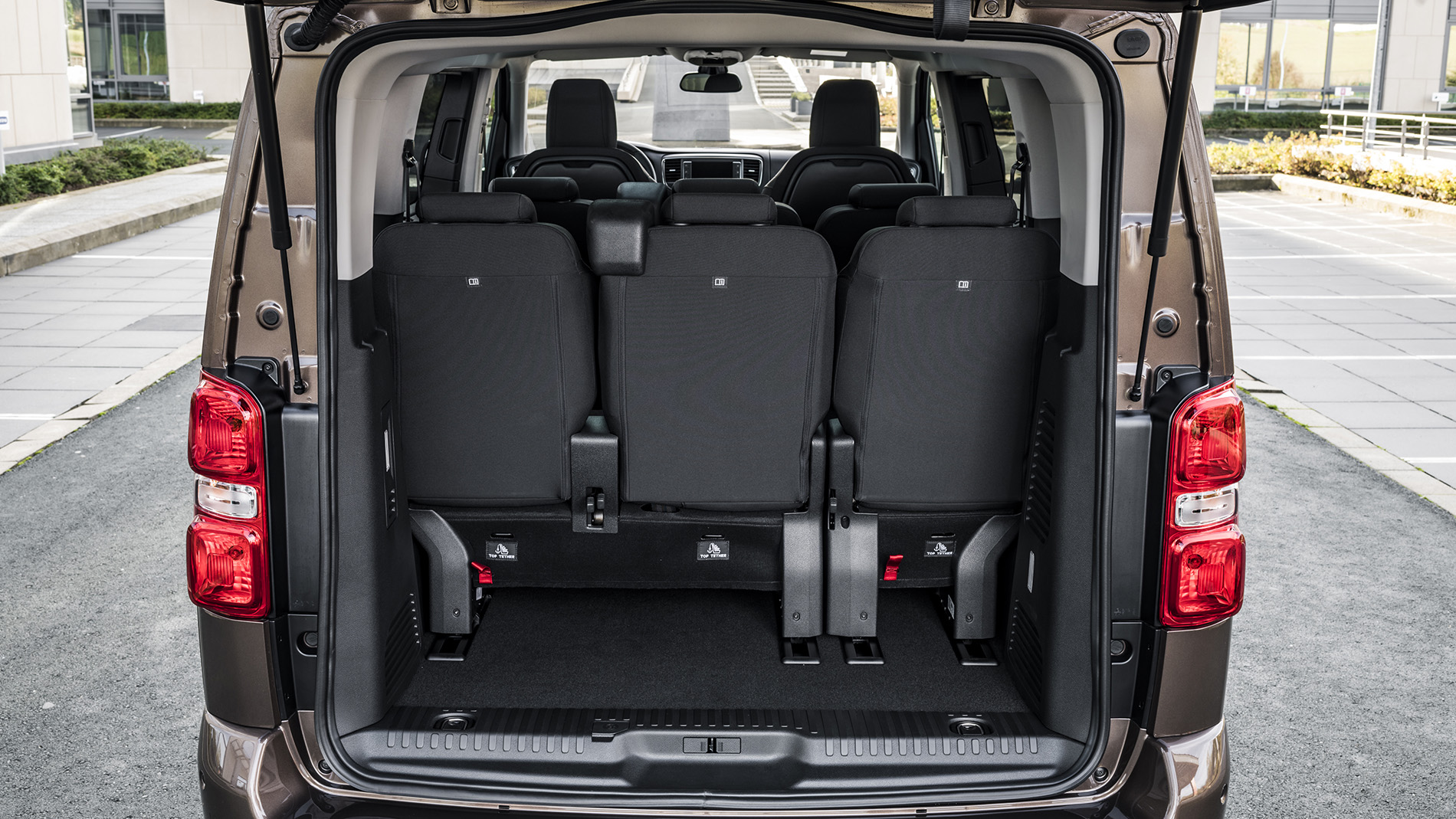 Proace Verso Electric Back Open Full 1900X1069