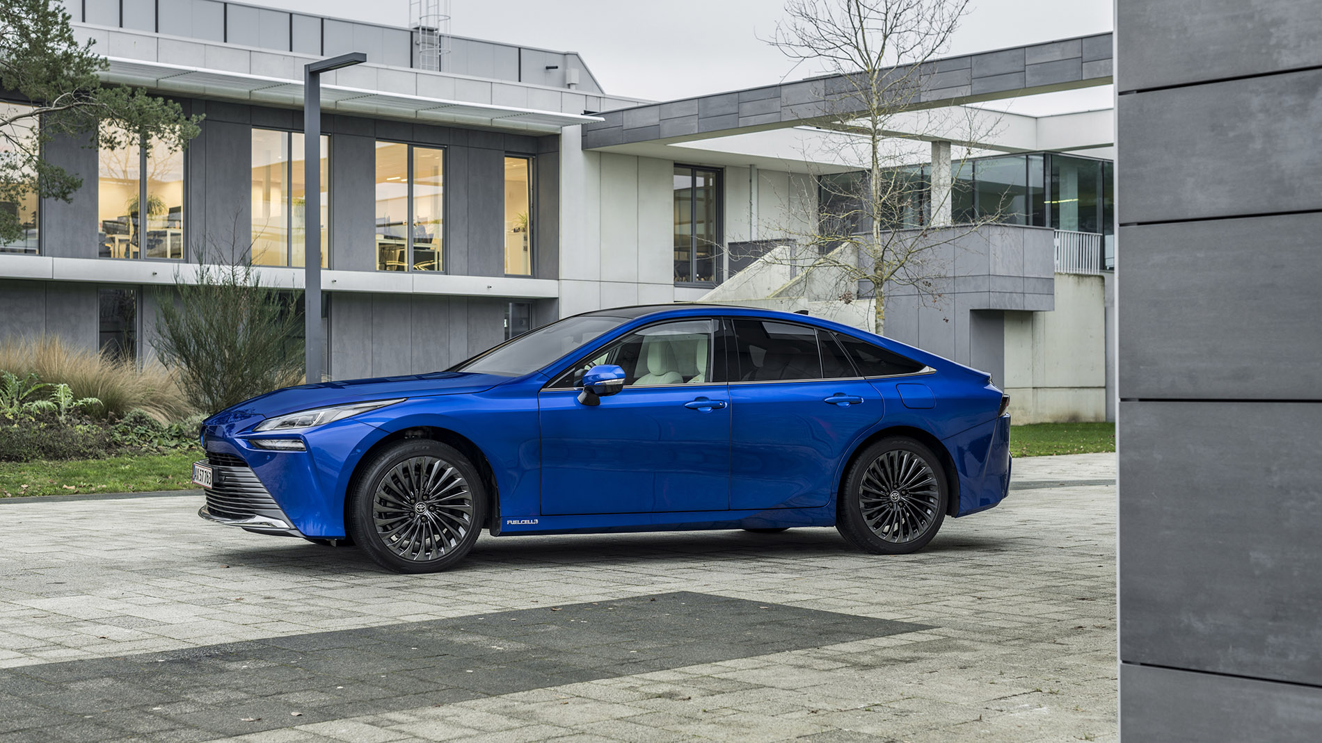 Toyota Mirai 2021 Front Side Bygning 1900X1086