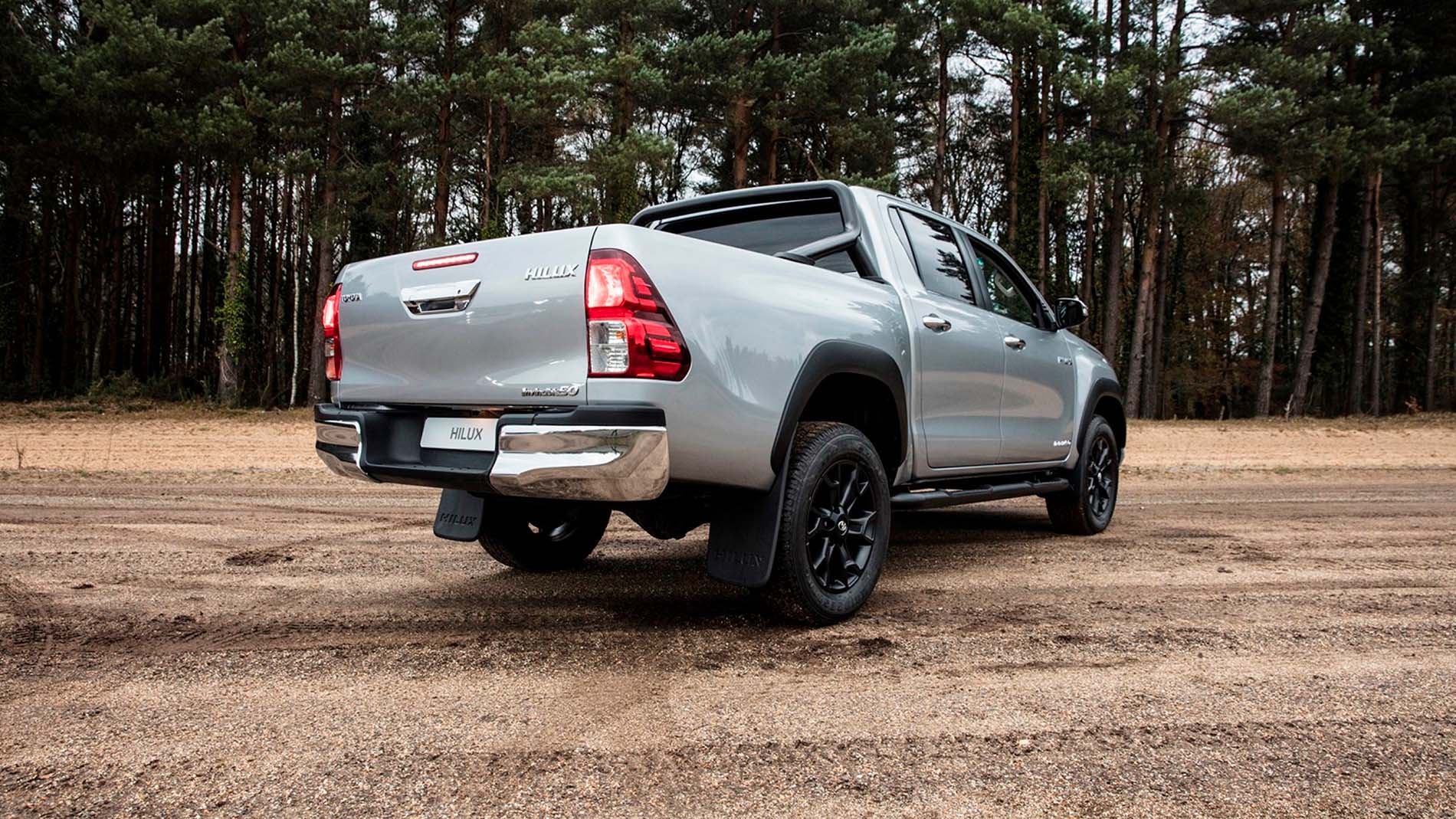 Toyota Hilux Bag 1600X900